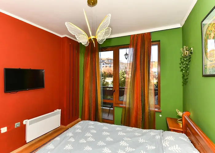 Cedar Iii One Bdrm Flat B2 *